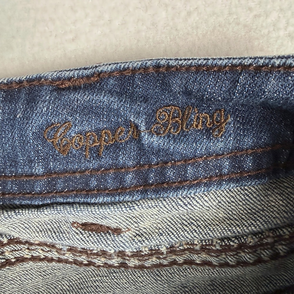 Cowgirl Tuff Co Jeans Womens 32 Blue Copper Bling Embellished Capri JCPBLC - Picture 3 of 11